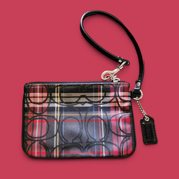 COACH  POPPY Wristlet Plaid, Glitter Tartan Signature Coach C’s - Picture 1 of 3